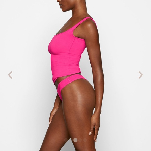 {SKIMS} NEW VINTAGE SCOOP NECK TANK [FUCHSIA] - Picture 2 of 7